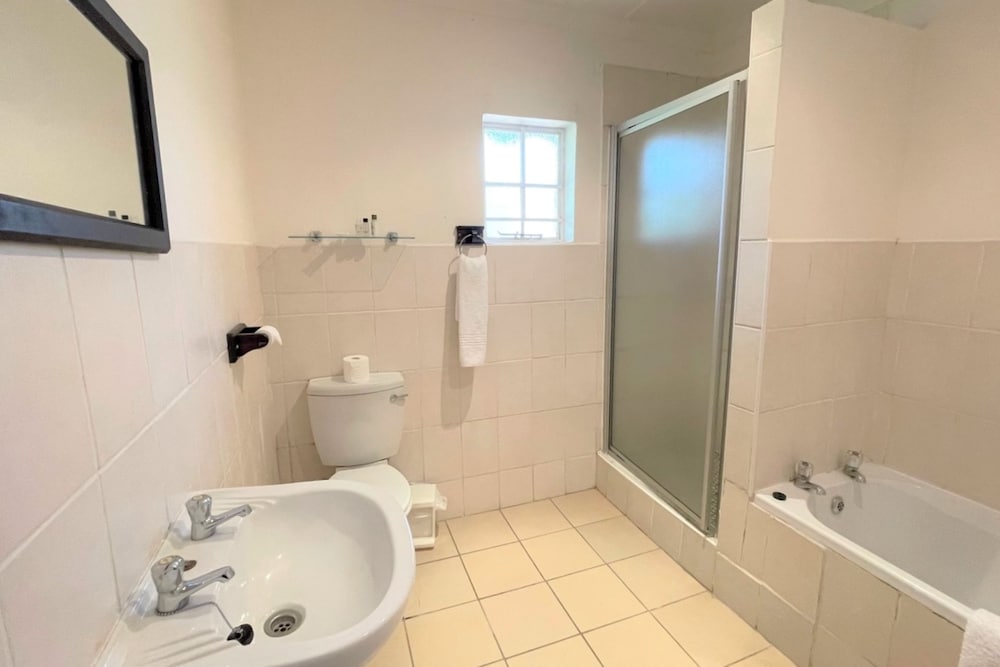 PREMIER HOTEL HIMEVILLE ARMS 46/50