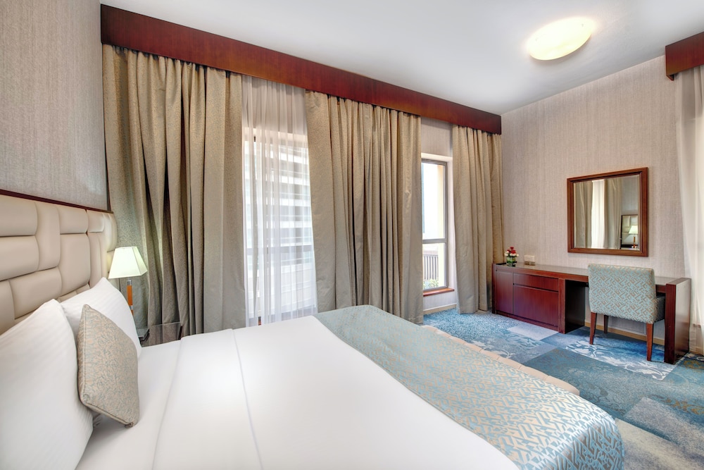 3 BEDROOMS, DELUXE, APARTMENT