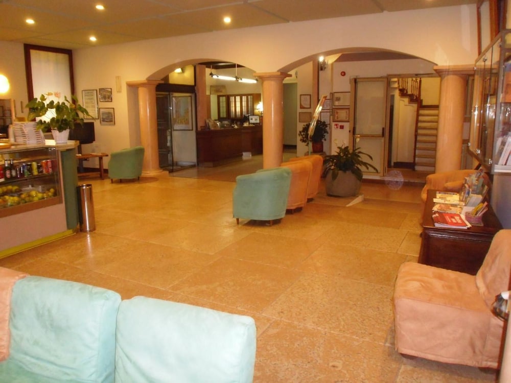ALBERGO BIANCHI STAZIONE 30/50