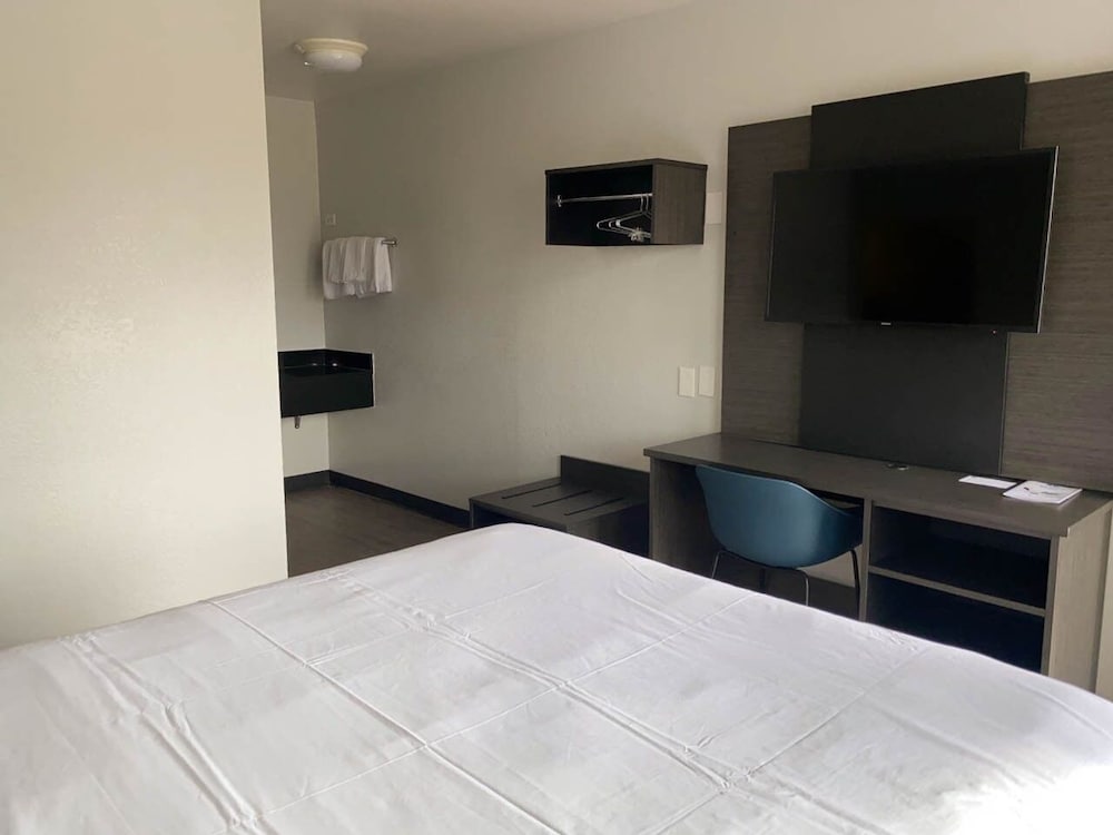 Motel6 Albuquerque, NM - Midtown 35/50