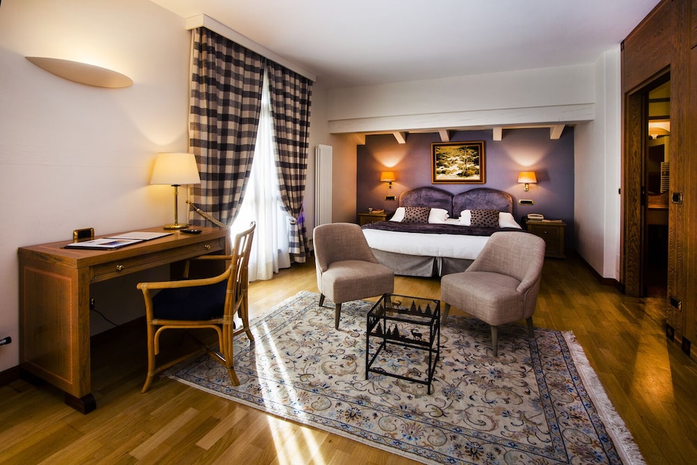 Paradise Hotel and Wellness 35/49