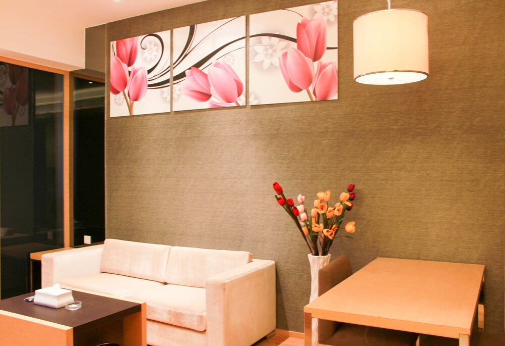 Xingyi International Hotel Poly Store 6/70