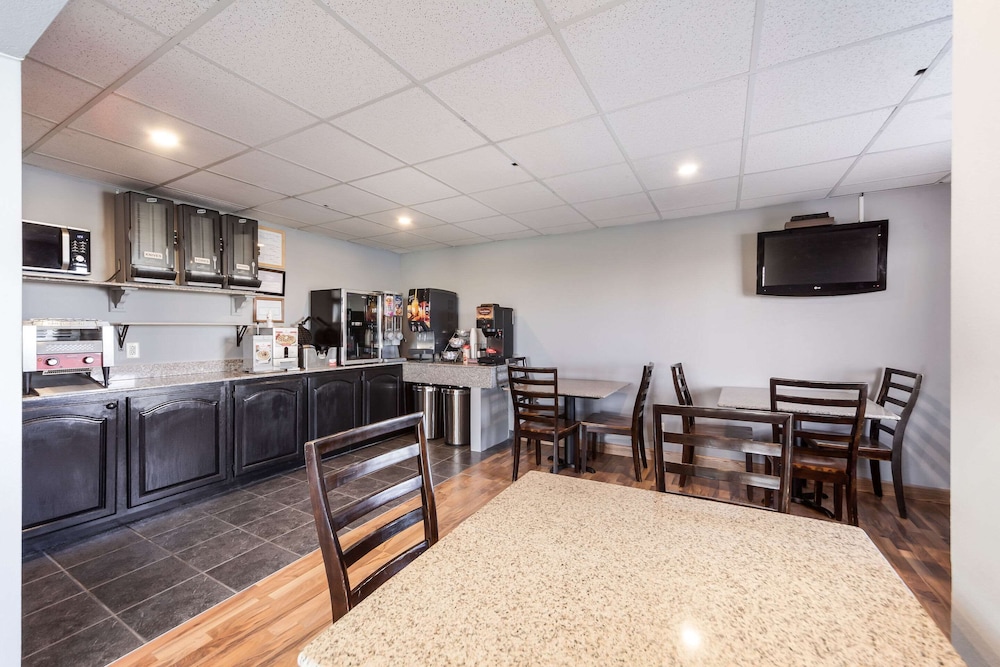 Rodeway Inn Lincoln West - University Area NE 31/42