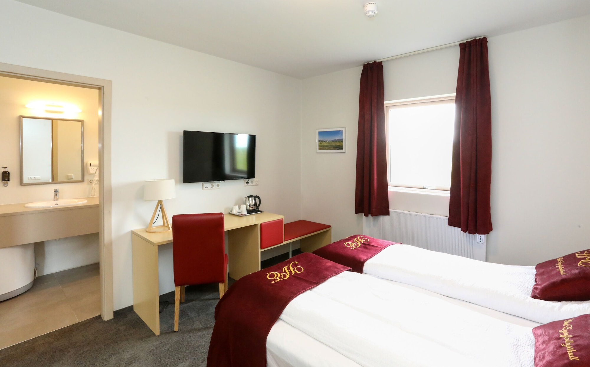 غرفة قياسية بسرير مزدوج، Hellisholar Hotel Eyjafjallajokull 2/8