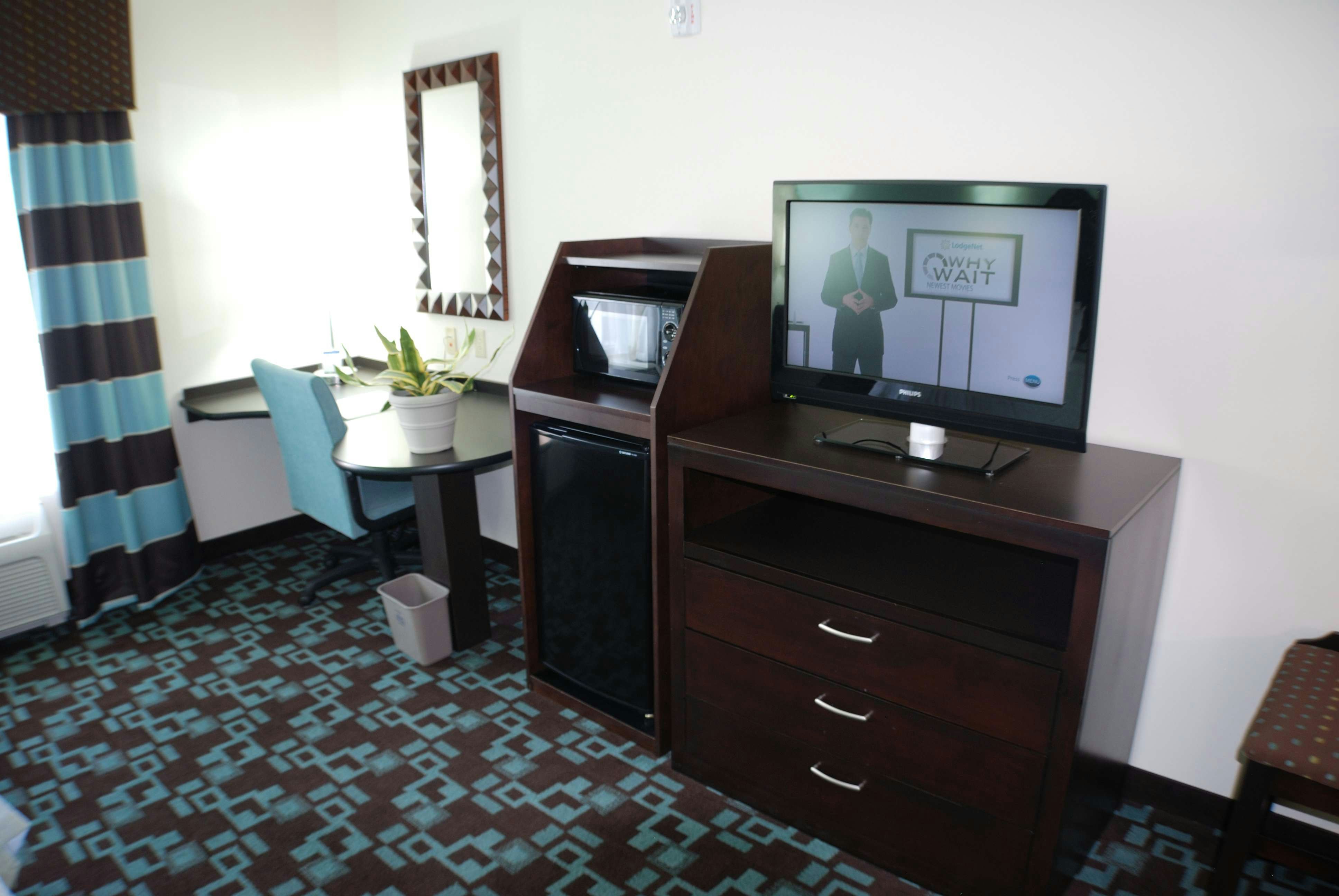 Hampton Inn & Suites Nashville @ Opryland 48/56