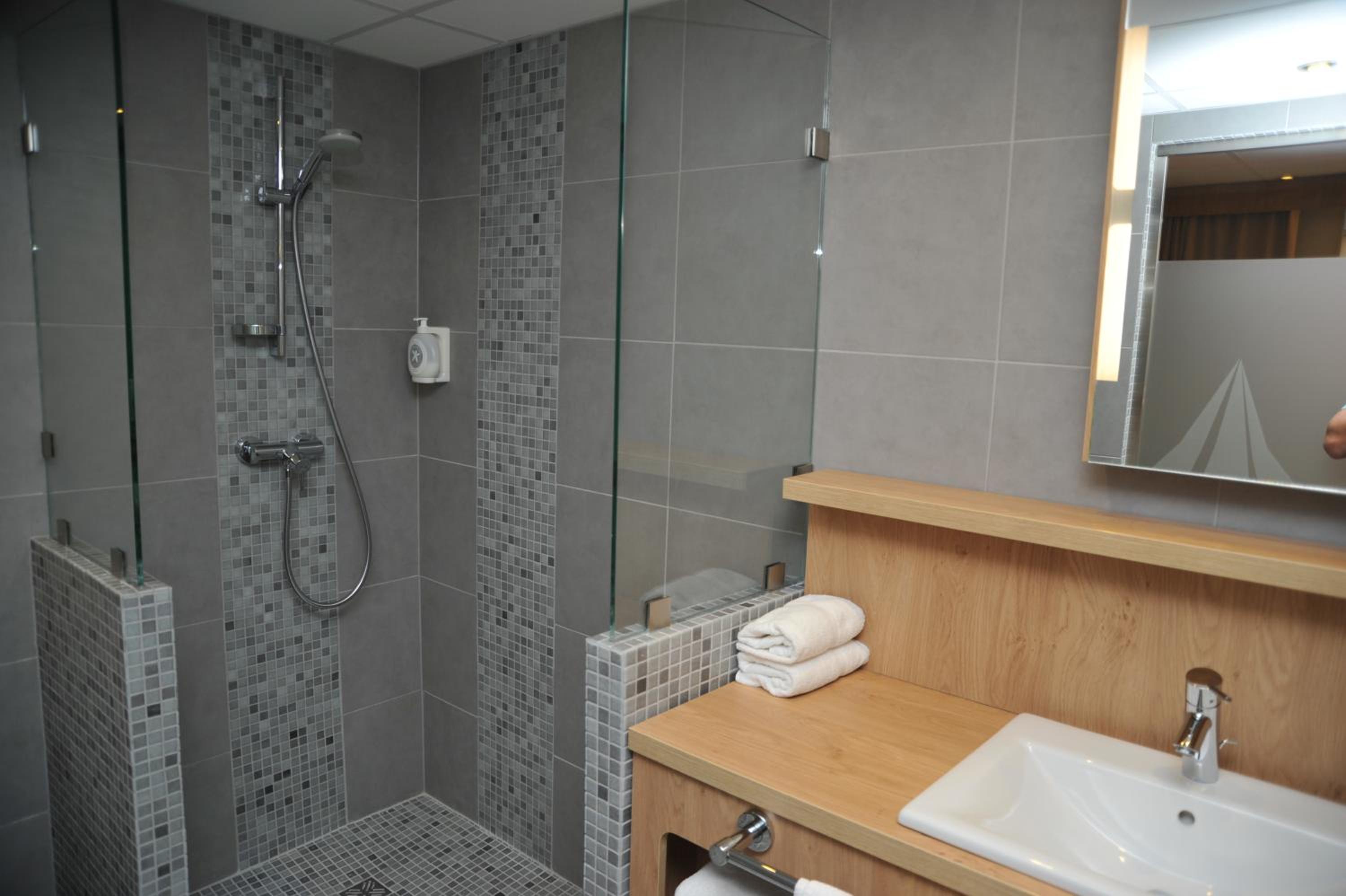 غرفة ديلوكس بسرير كينج، INTERHOTEL ESPACE CITE 7/8