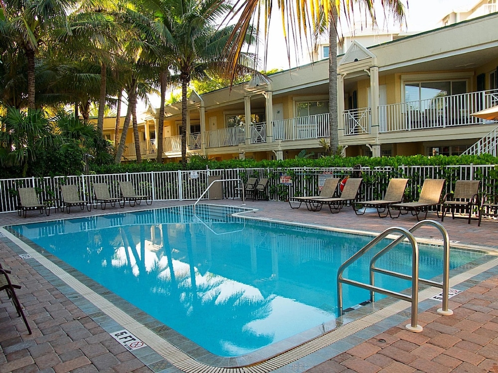 Vanderbilt Beach Resort 37/65