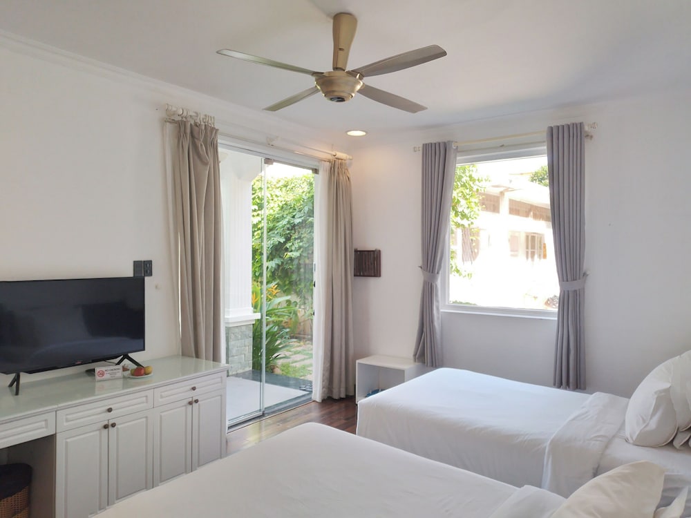 DELUXE, DOUBLE BED