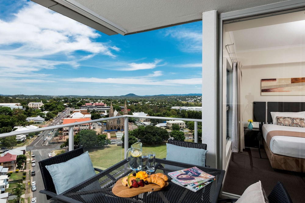 Oaks Ipswich Aspire Suites 3/62