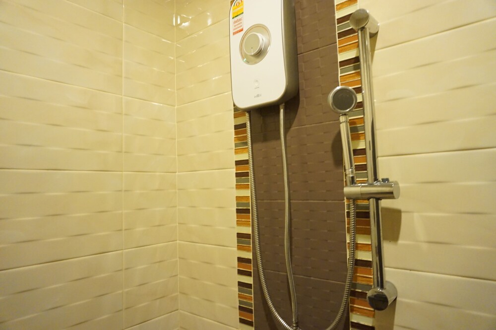 Ploenjai Hotel Ranong 35/48