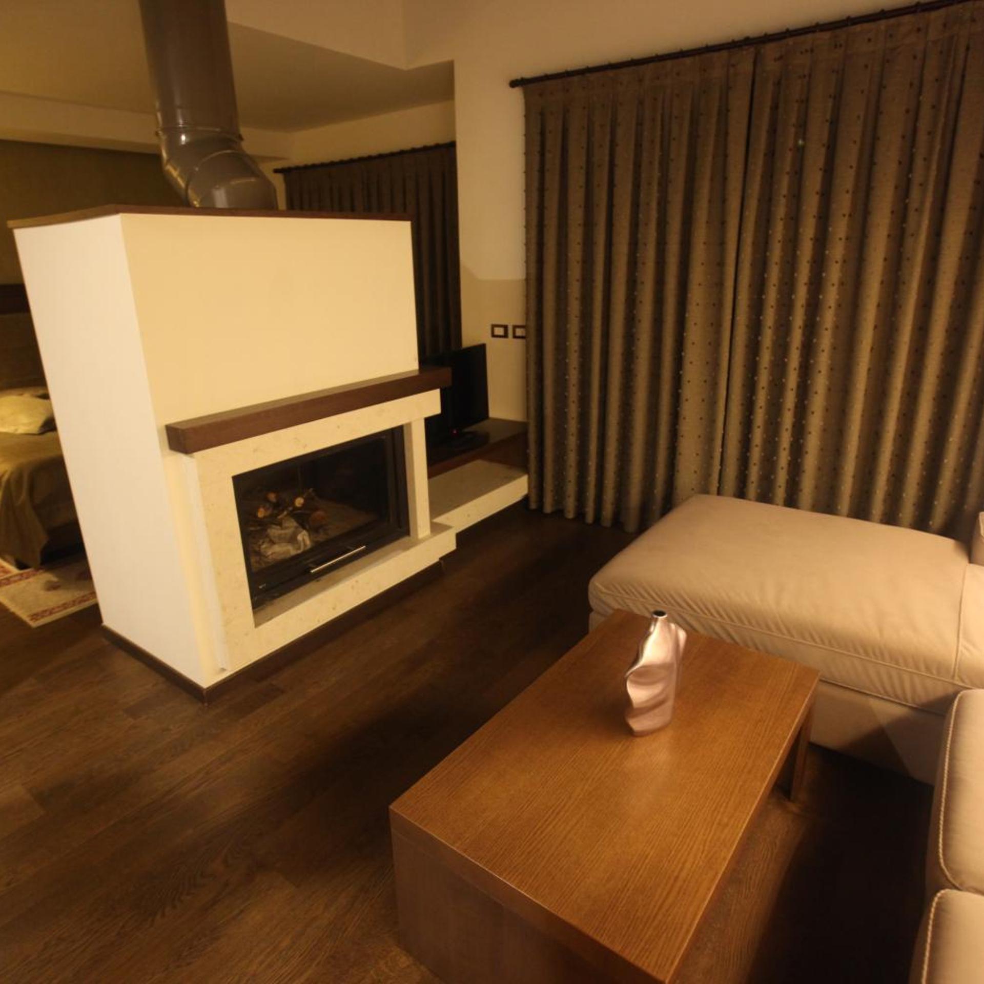 Alpin Llogara Hotel 37/55