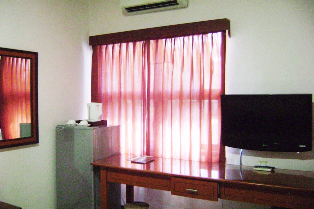 Atrium Resort & Hotel 23/27