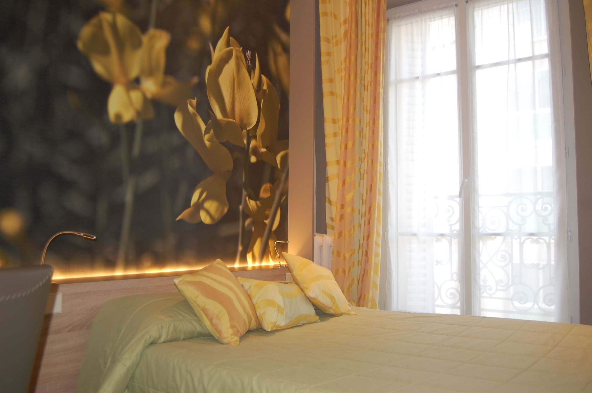 ROOM, DOUBLE BED