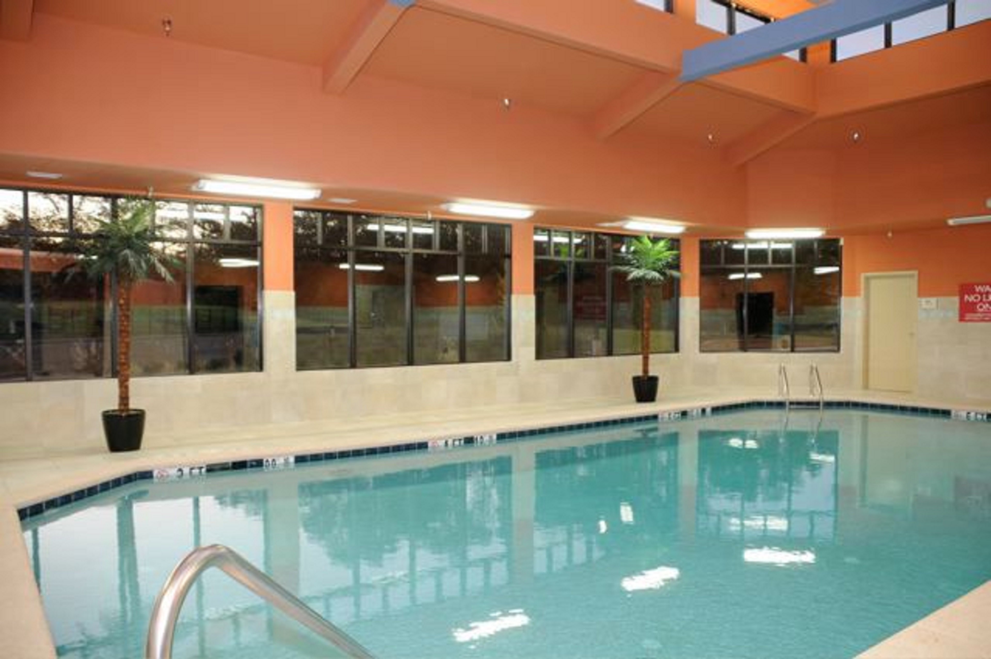 Holiday Inn Express Hotel Suites Atlanta-Cumming 5/31