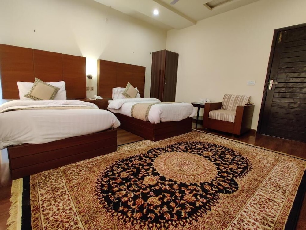 Shelton’s Rezidor Lahore 28/51