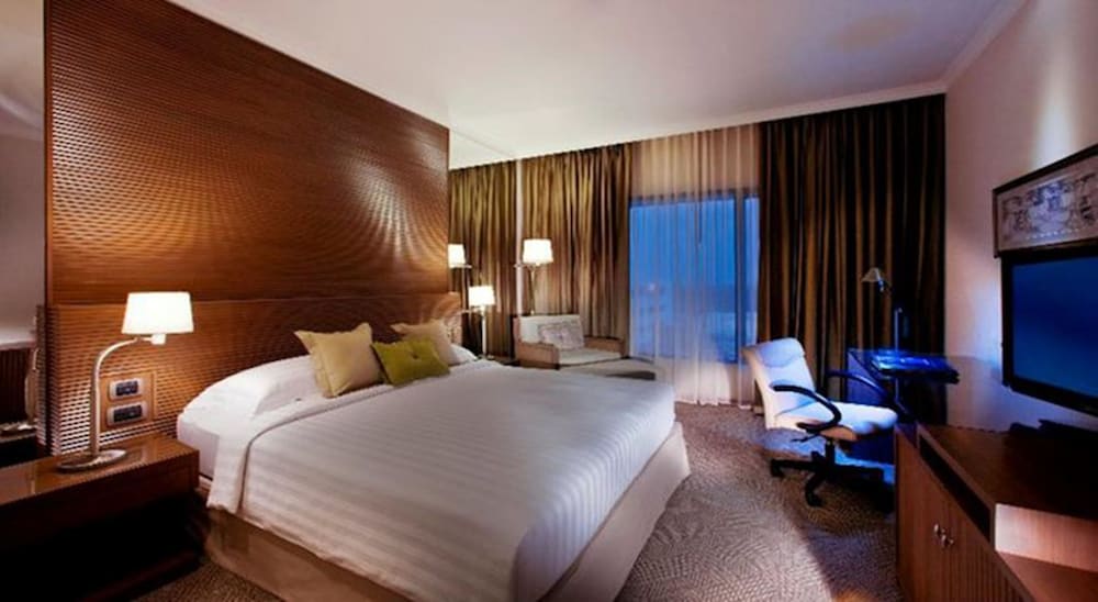 Dusit Princess Srinakarin Bangkok 12/69