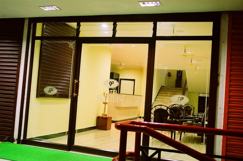 Hotel Srinivas 55/65