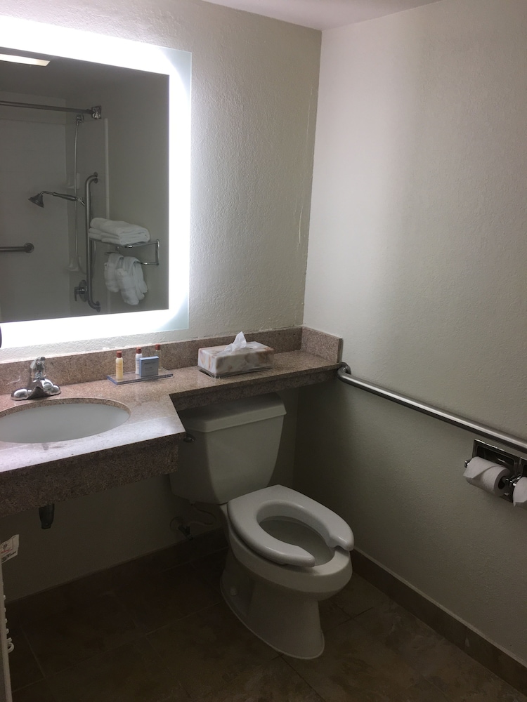 Sonesta Essential Atlantic City West 77/78