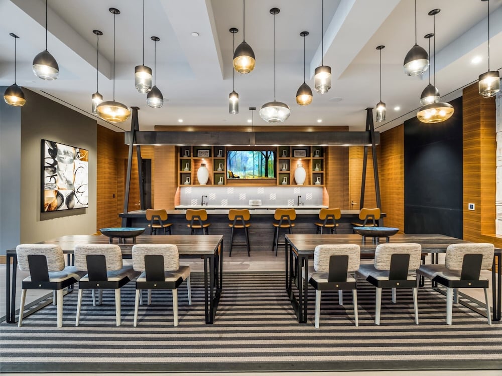 Global Luxury Suites at Reston Town Center 60/75