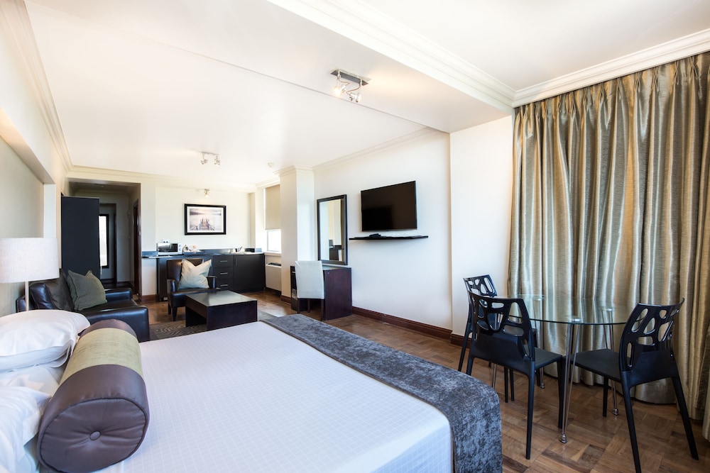 Belaire Suites 11/50
