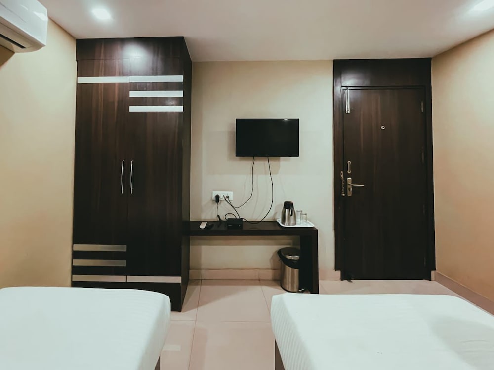 Hotel Sle Residency 12/36