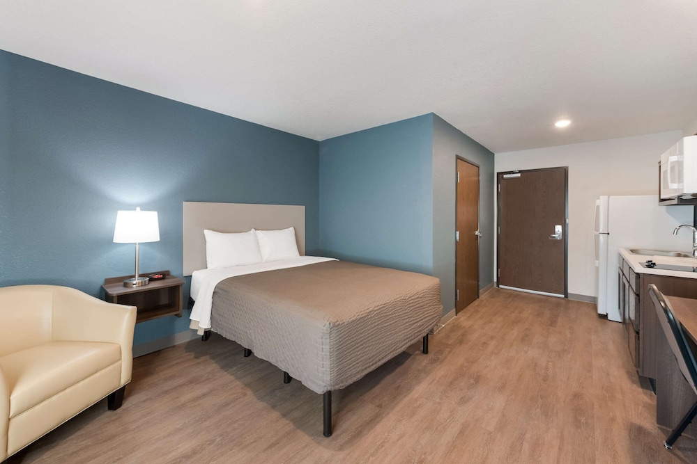 WoodSpring Suites Dayton North 17/42