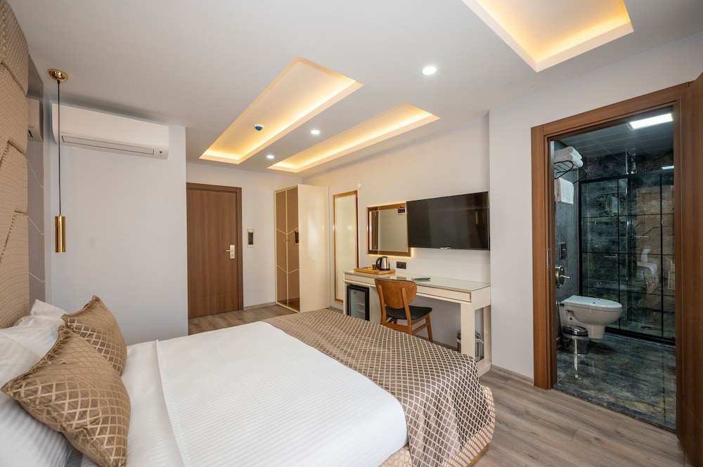 Luxury Airport Hotel 9/48