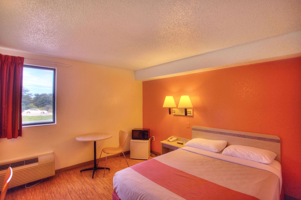 Motel6 Council Bluffs, IA - Omaha East 35/68