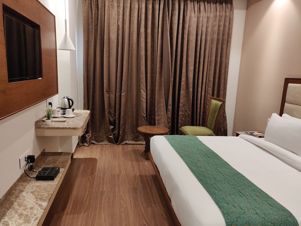 Hotel Maple Grand 7/28
