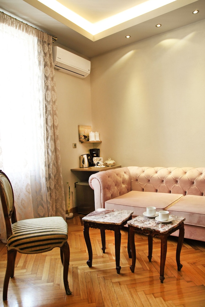 Hellenic Hospitality House 18/50