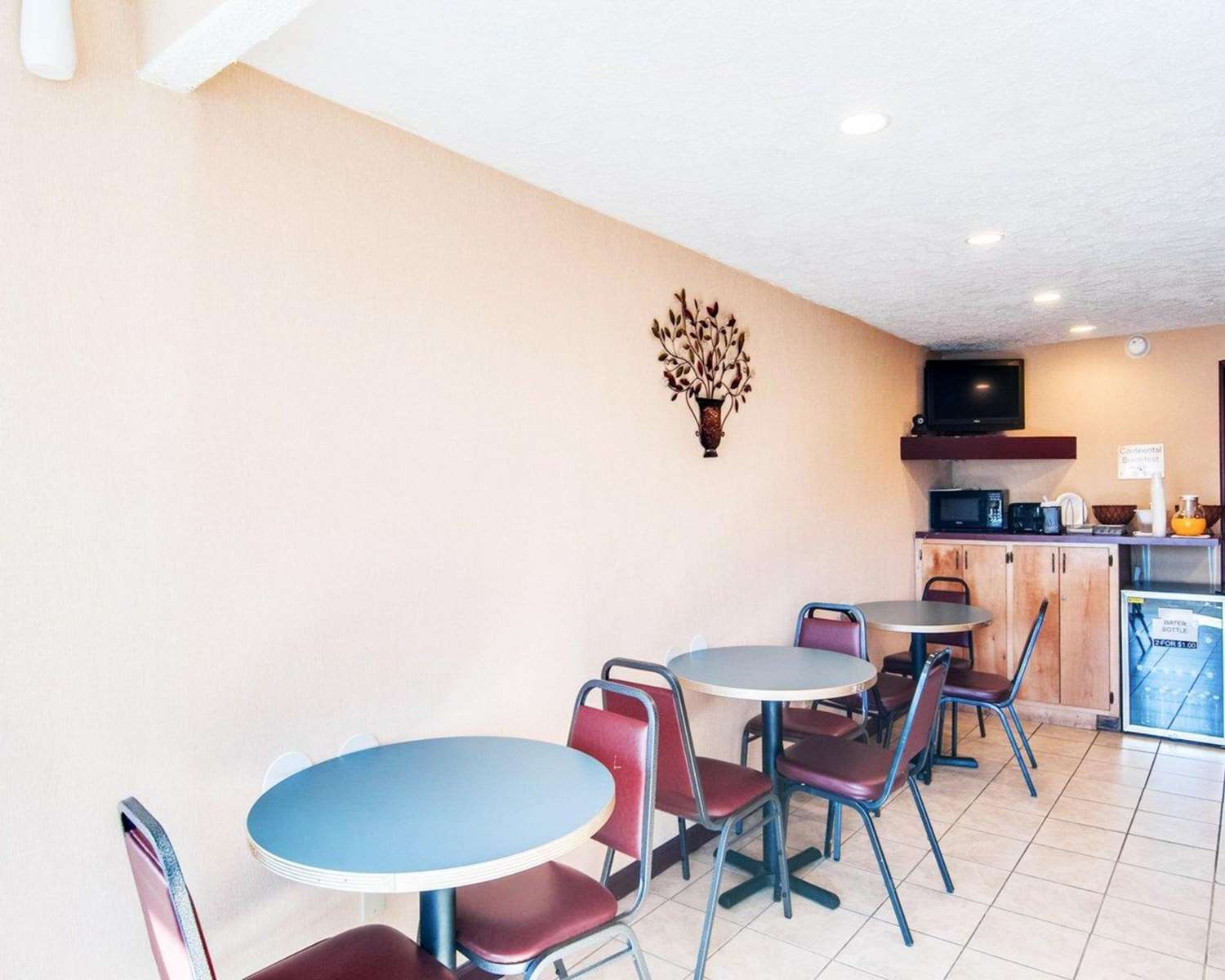 Econo Lodge Galax, VA 12/14