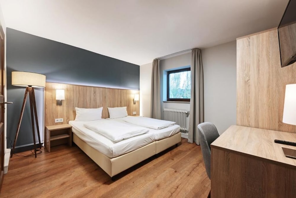 ROOM, DOUBLE BED, ANNEX