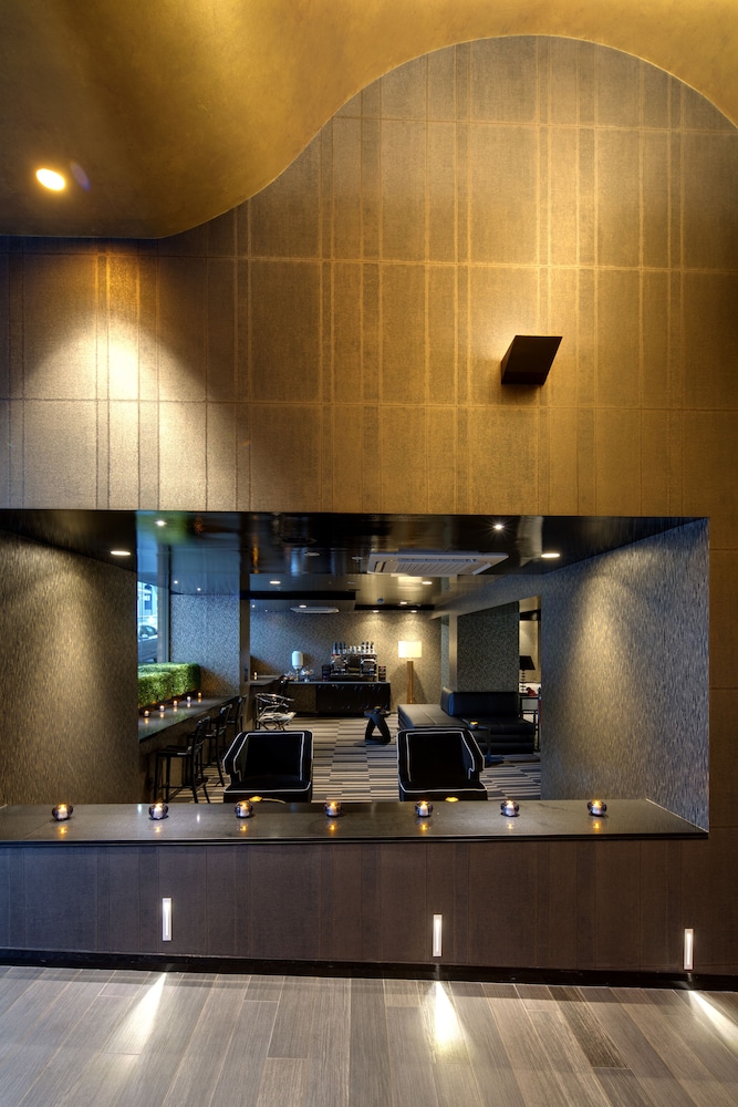 57 HOTEL 41/46