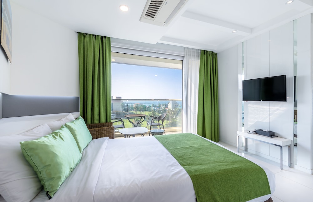 Green, Superior, Double Bed