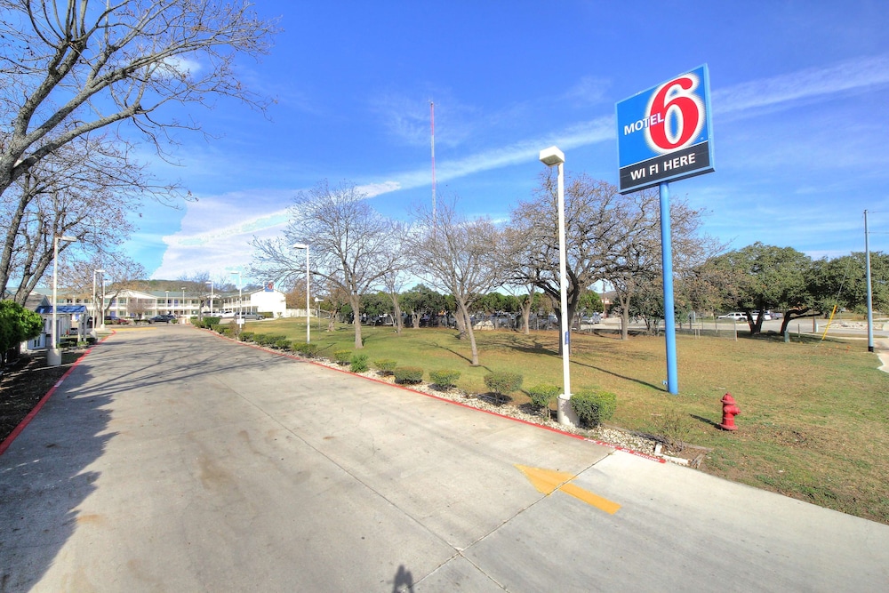 Motel6 Kerrville, TX 34/42