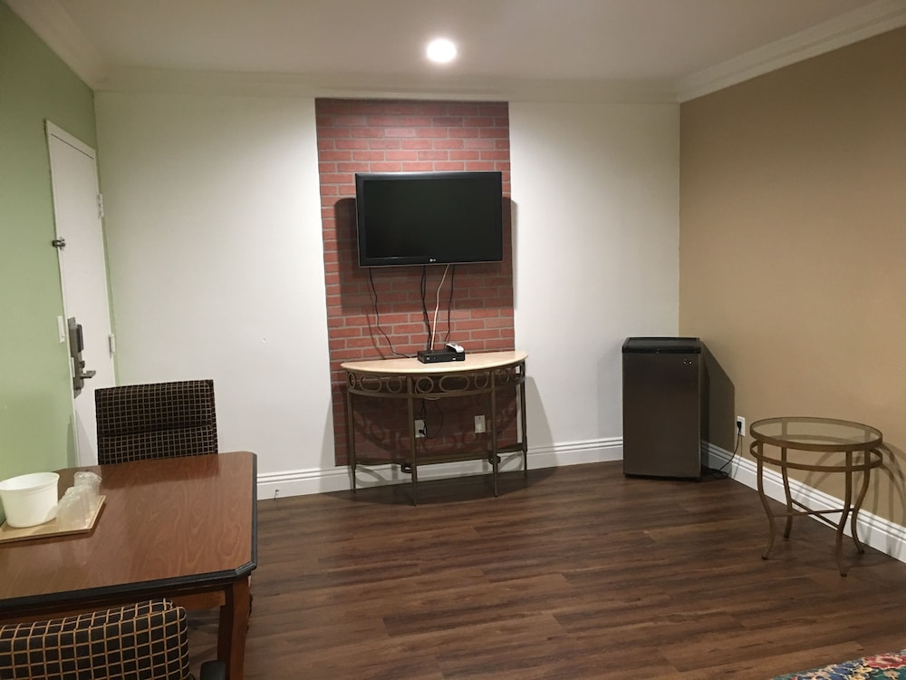 American Inn Suites Lax Airport 54/64