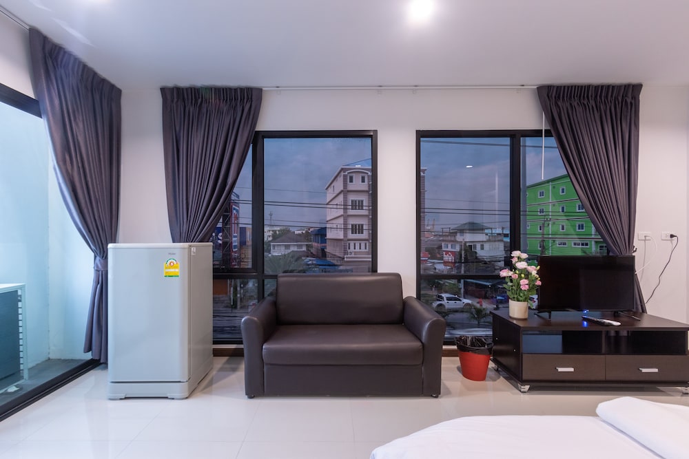 Baan Paknam Hotel 24/26