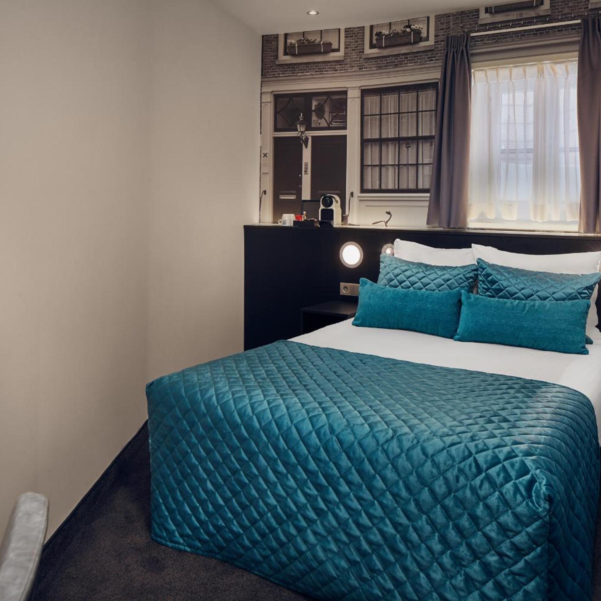 Economy, Double Bed