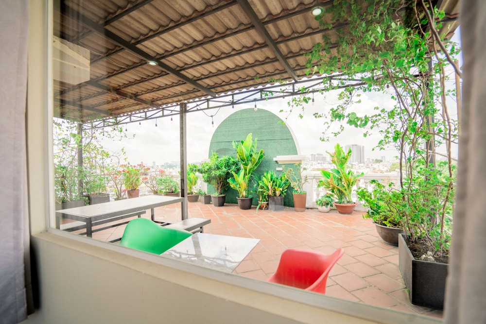C'Lavie Hotel - Saigon Airport Hotel 41/50