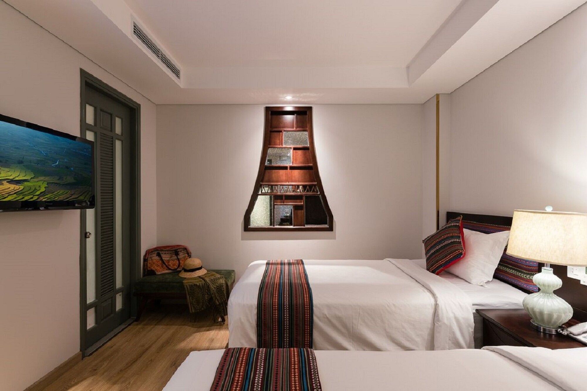 Roof Top, Superior, Twin Beds, No Window