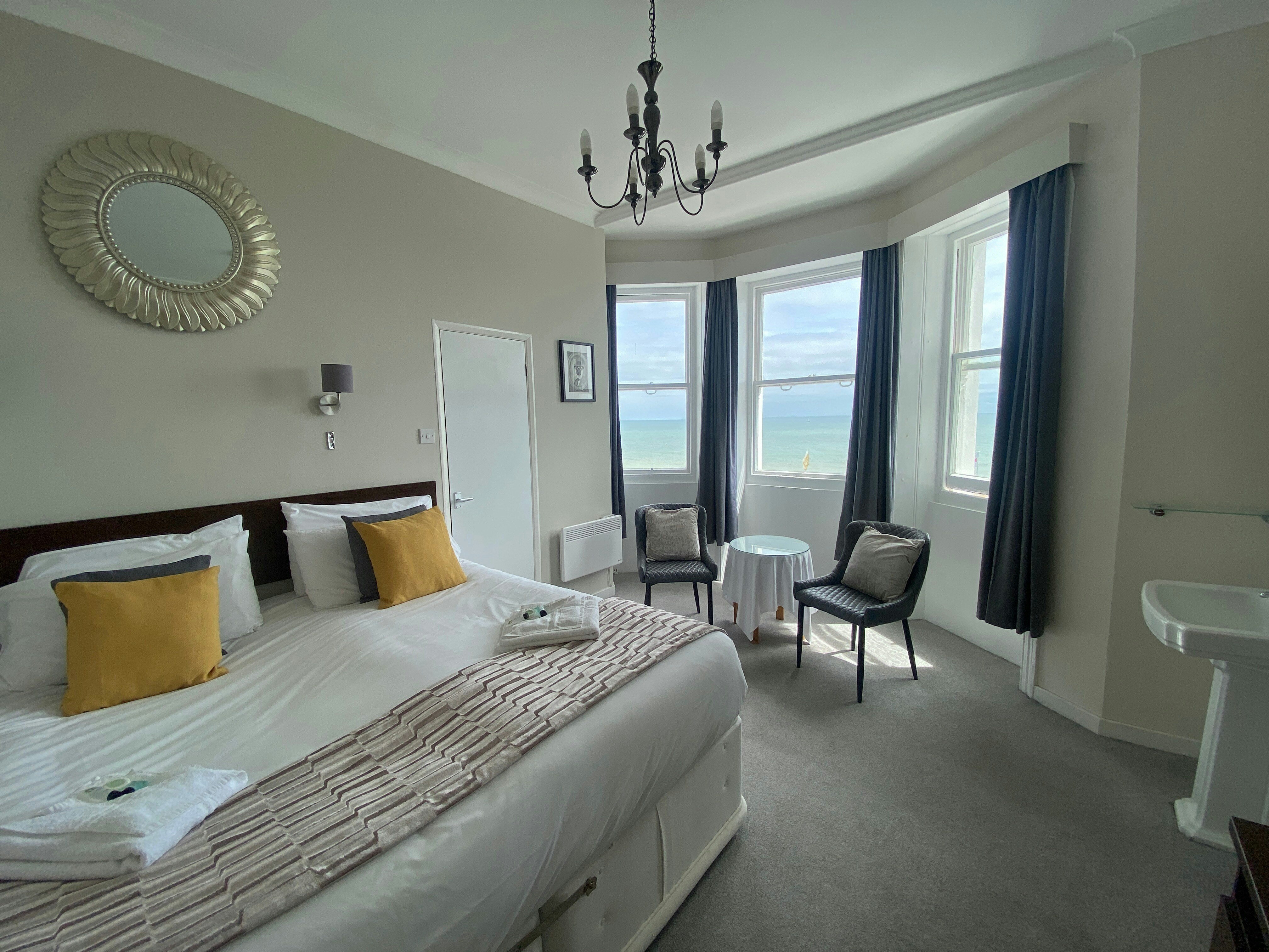 OYO Oban Hotel 8/24