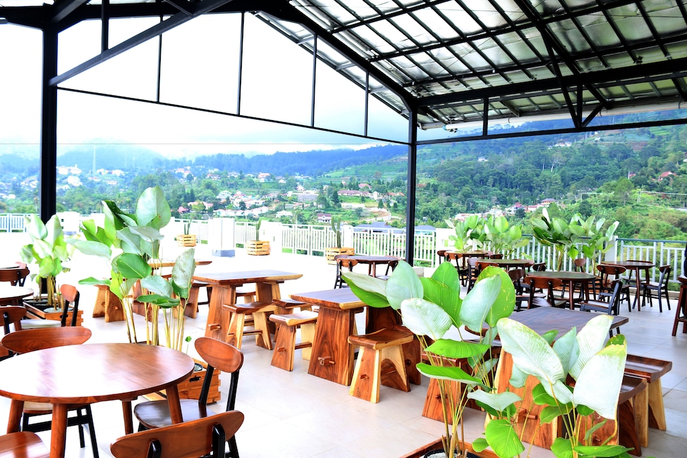 Le Eminence Hotel Convention And Resort 34/57