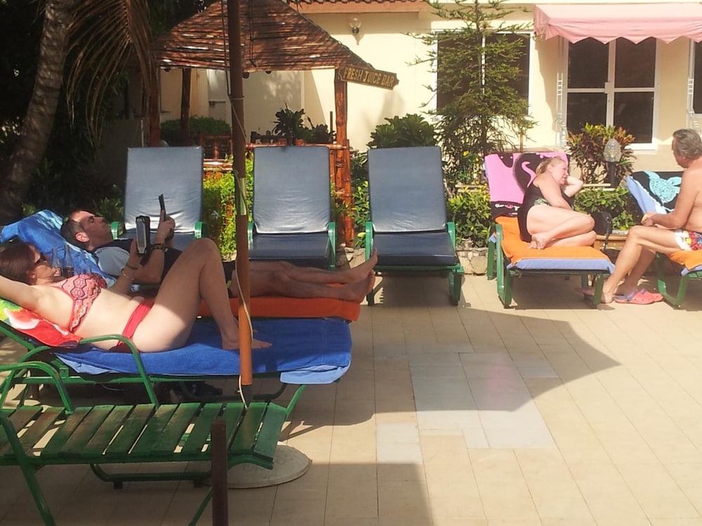 Seaview Garden Hotel 35/47