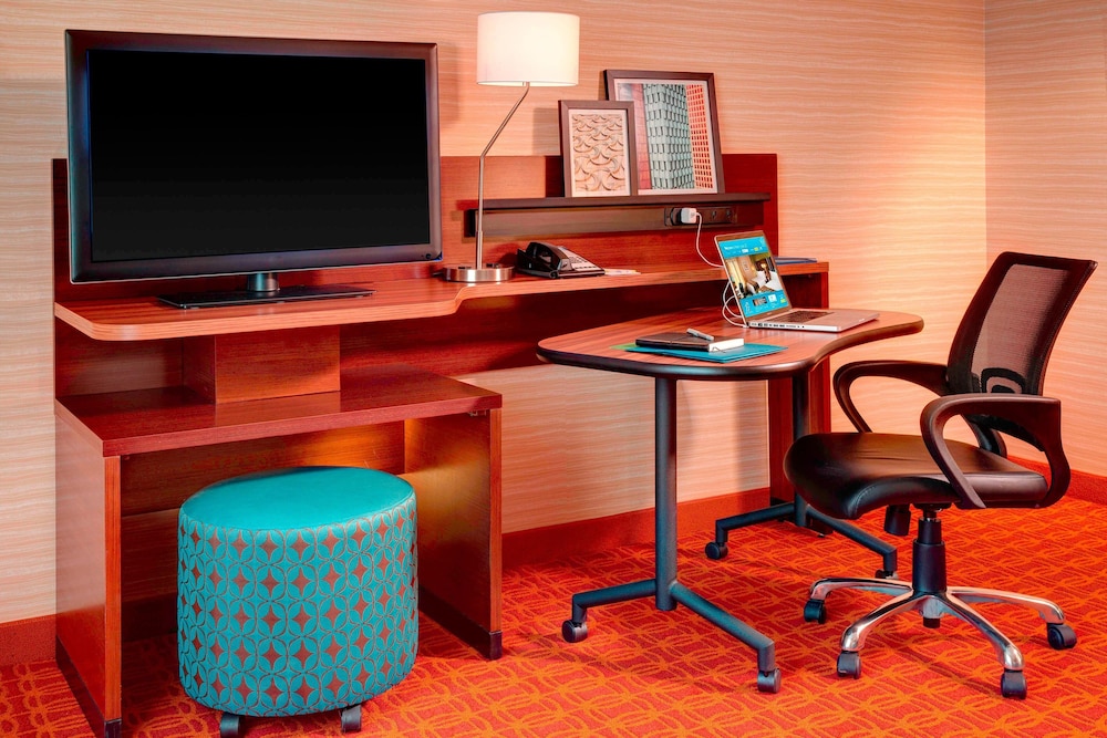 Fairfield Inn & Suites by Marriott Lincoln Crete 38/50