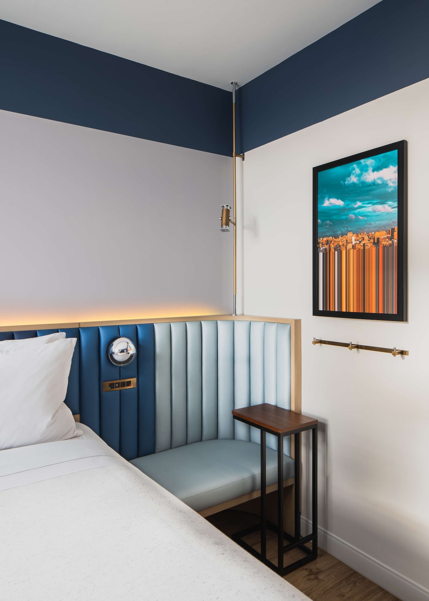 ROOM, KING BED, BUNK BED