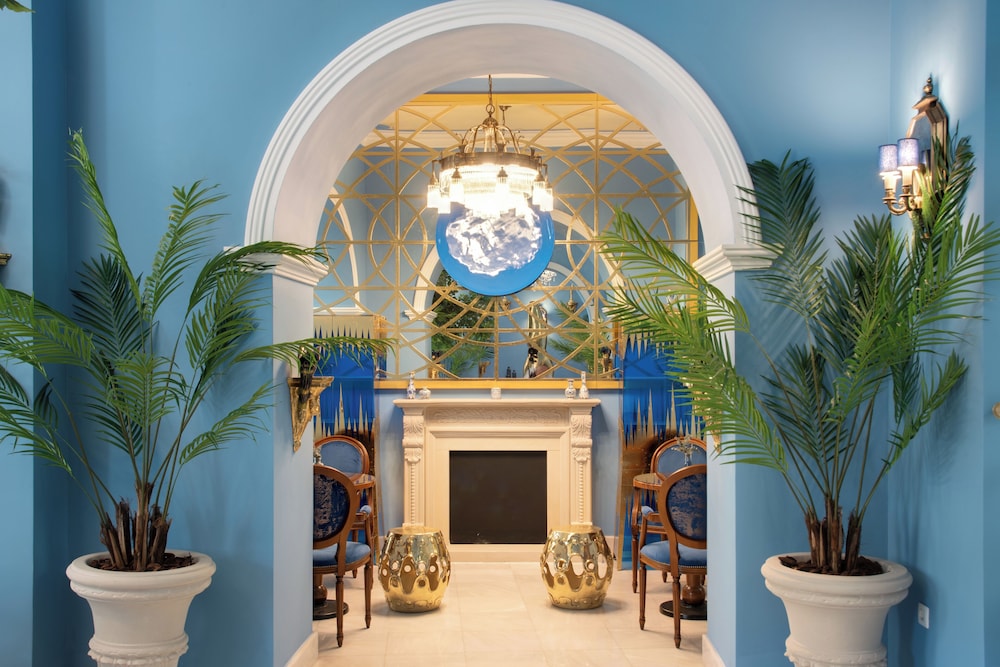 Grande Bretagne Hotel 8/53
