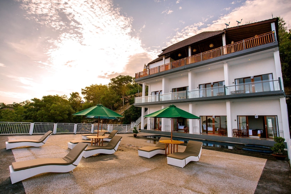 Samuh Ocean Sunset Hotel in BALI