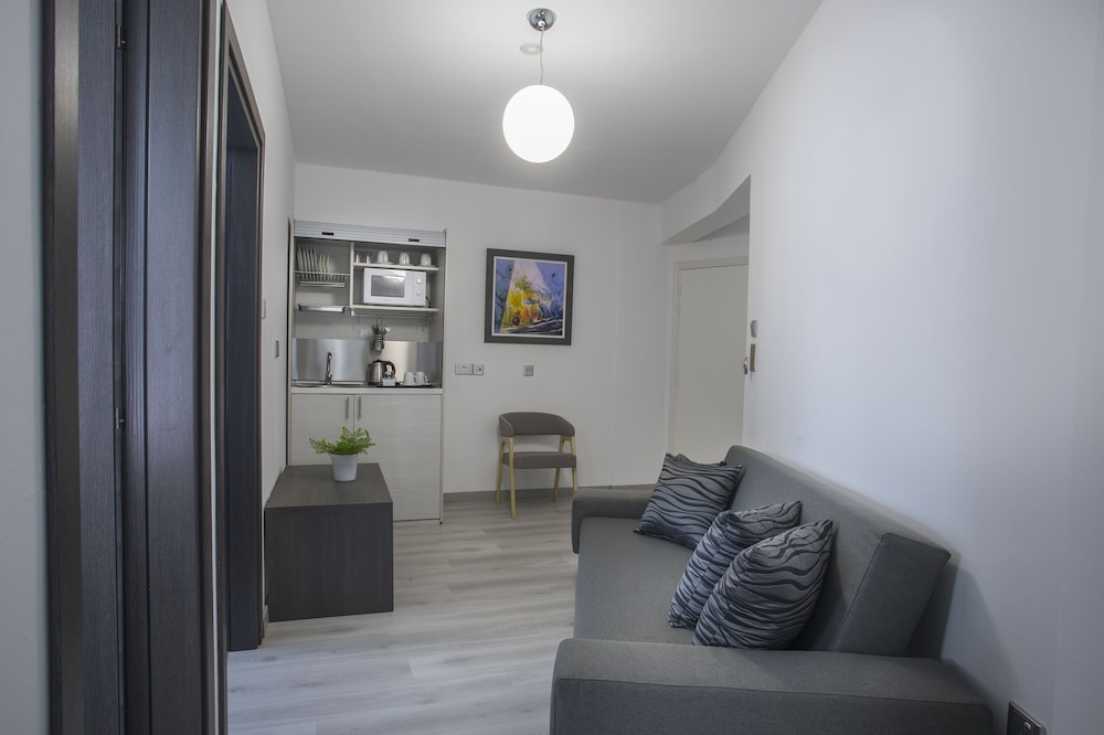 Blazer Residence 30/56