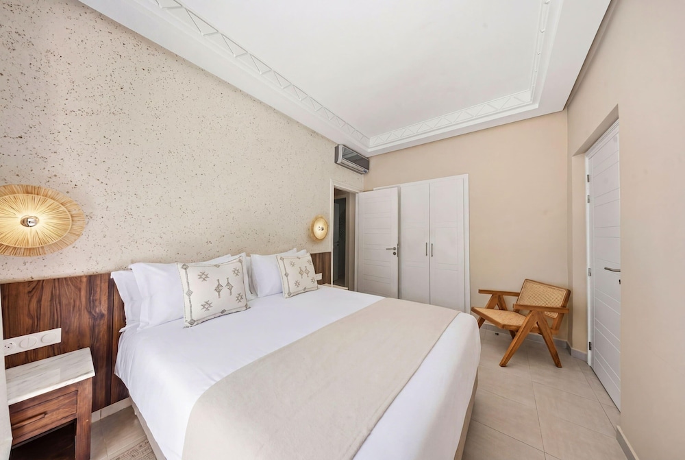 Paradis Plage Surf Yoga Spa Resort 29/83