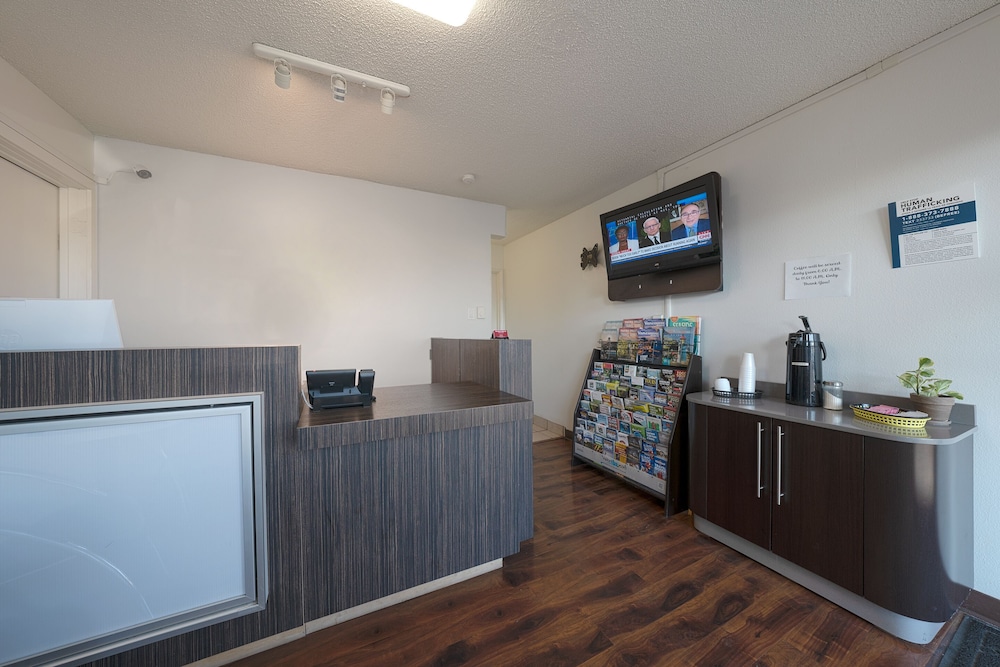 Travelodge Inn & Suites by Wyndham Saint Helens OR 13/37